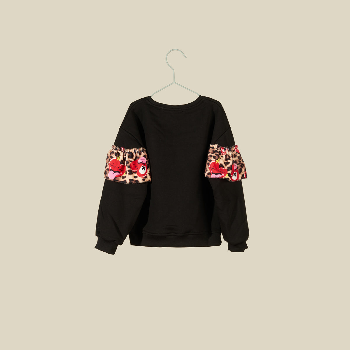 Felpa nera girocollo con rouches Leopard