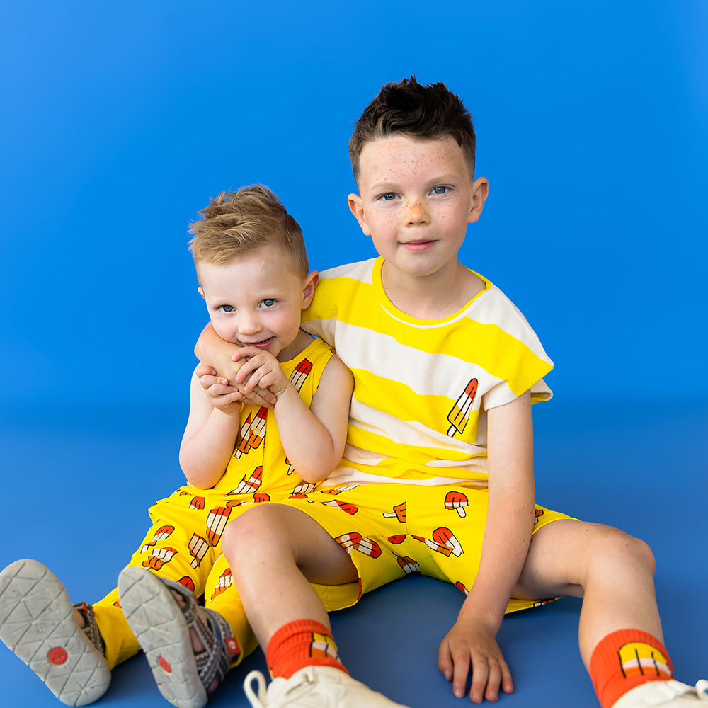 Shorts gialli con stampa ghiaccioli