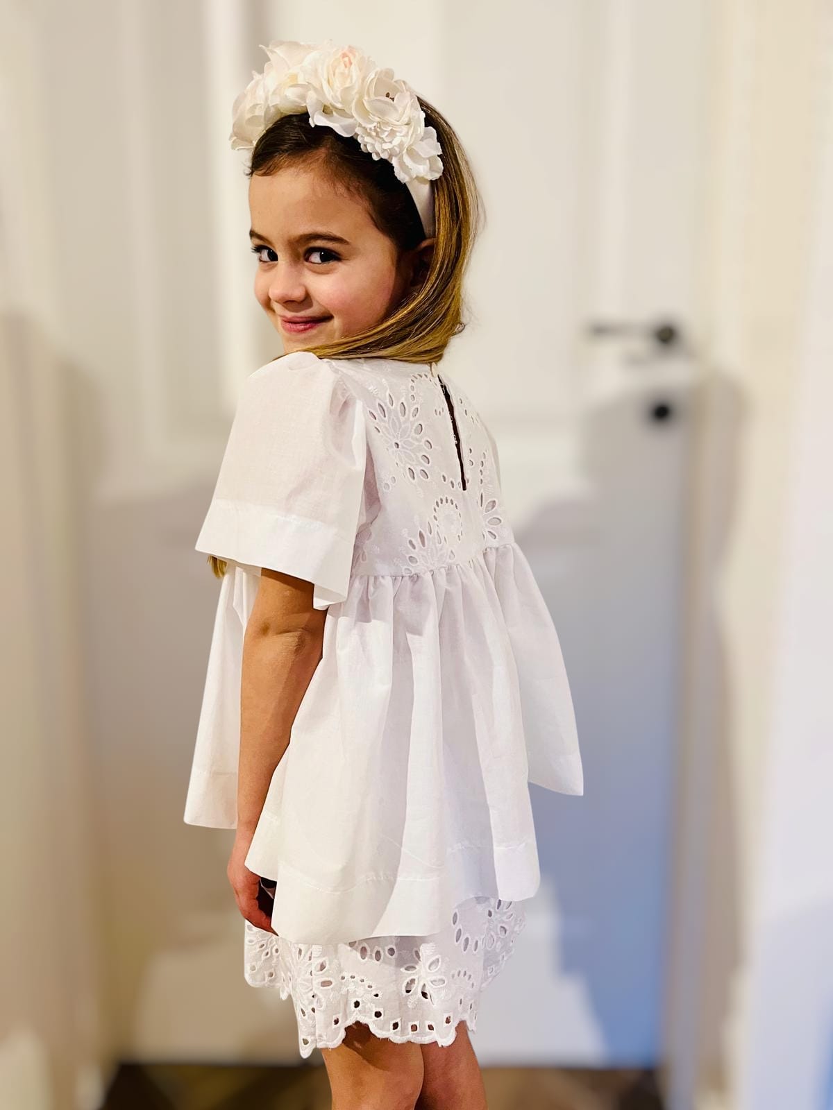 Blusa bianca in sangallo