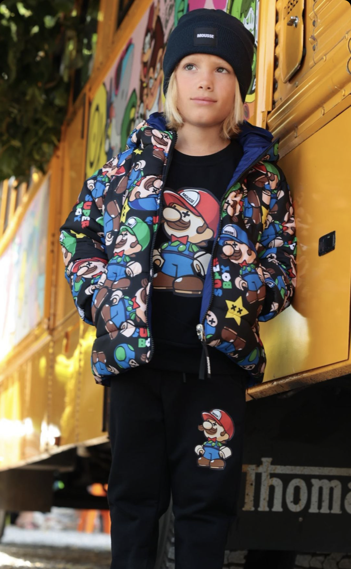 Pantalone jogger in tuta blu con Super Mario