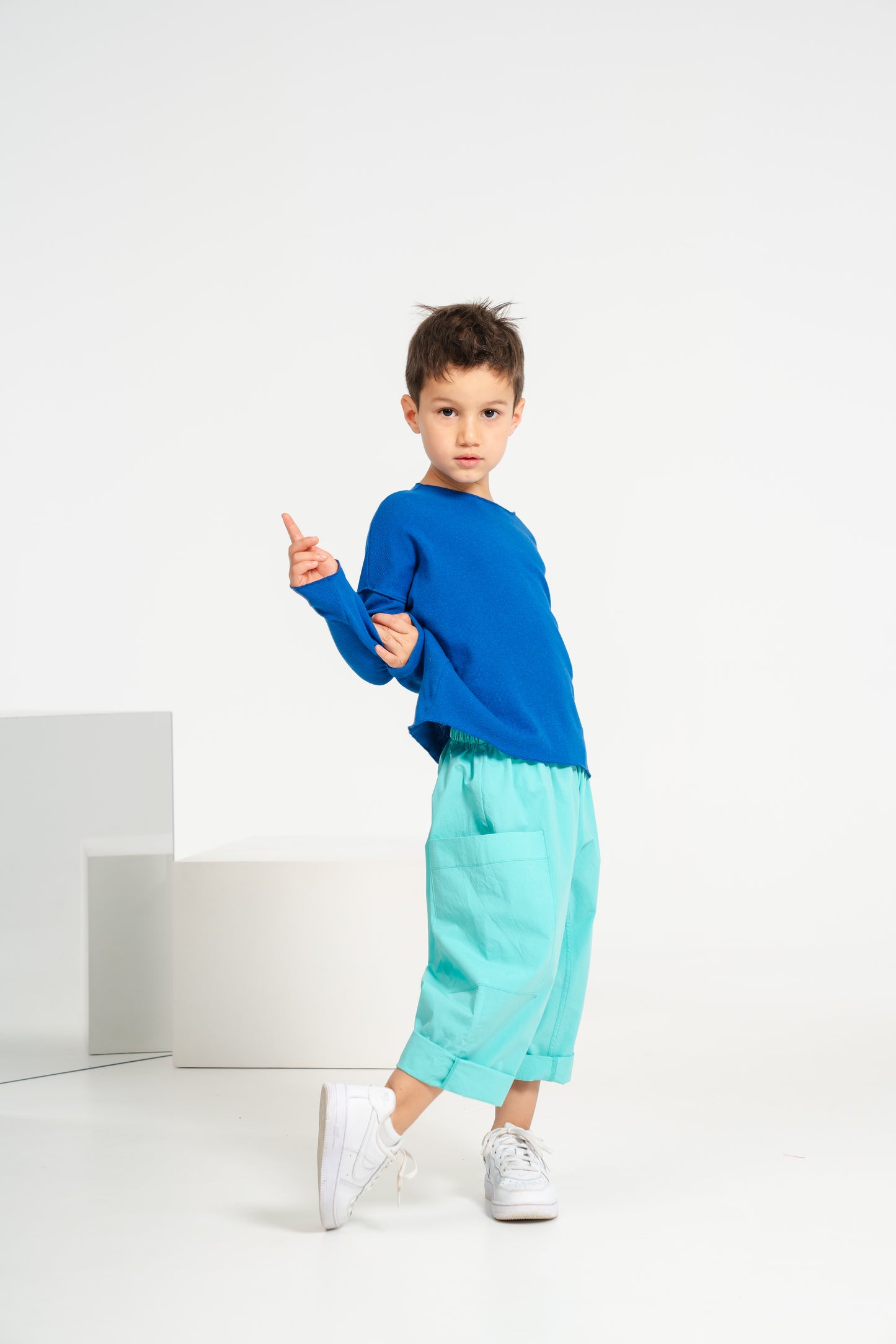 Maglia di cotone leggero blu elettrico