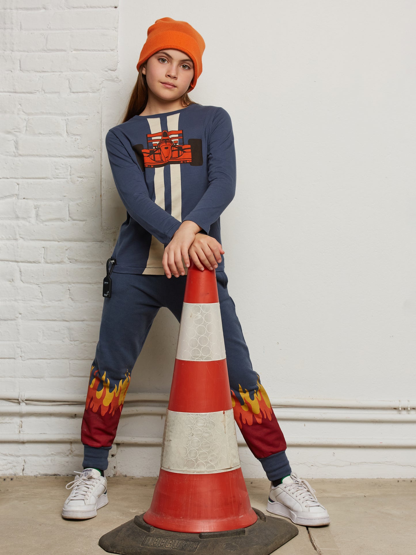 Pantalone jogger con stampa fiamme