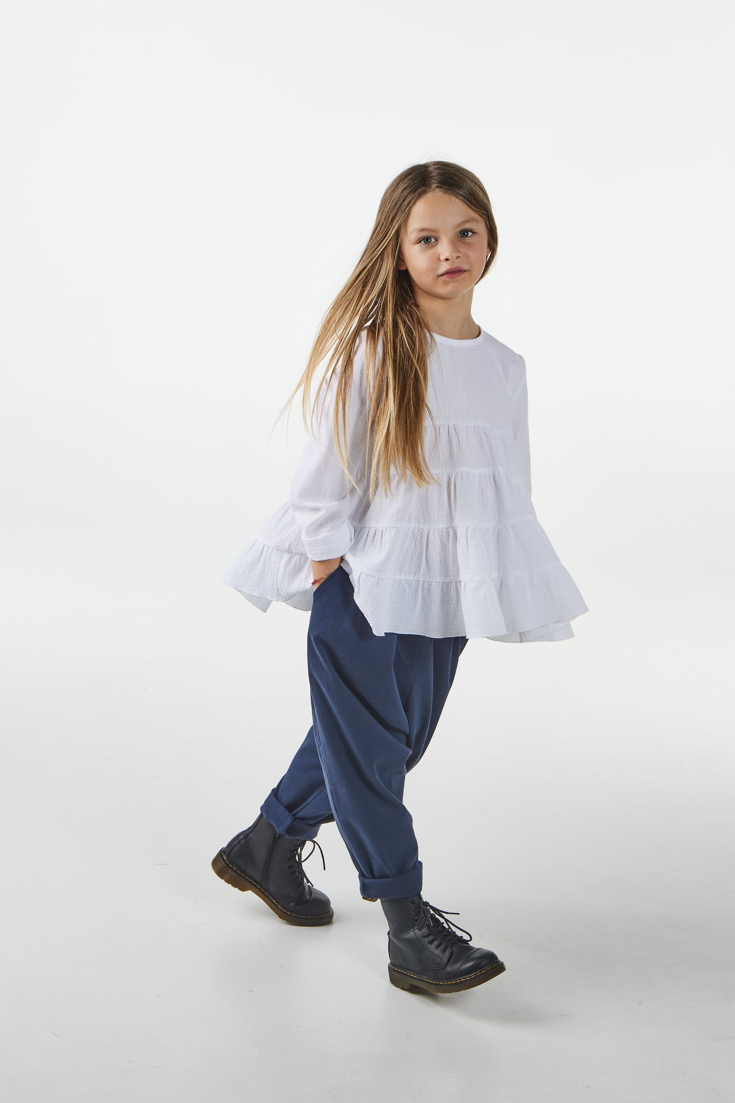 Pantalone blu baggy con pence