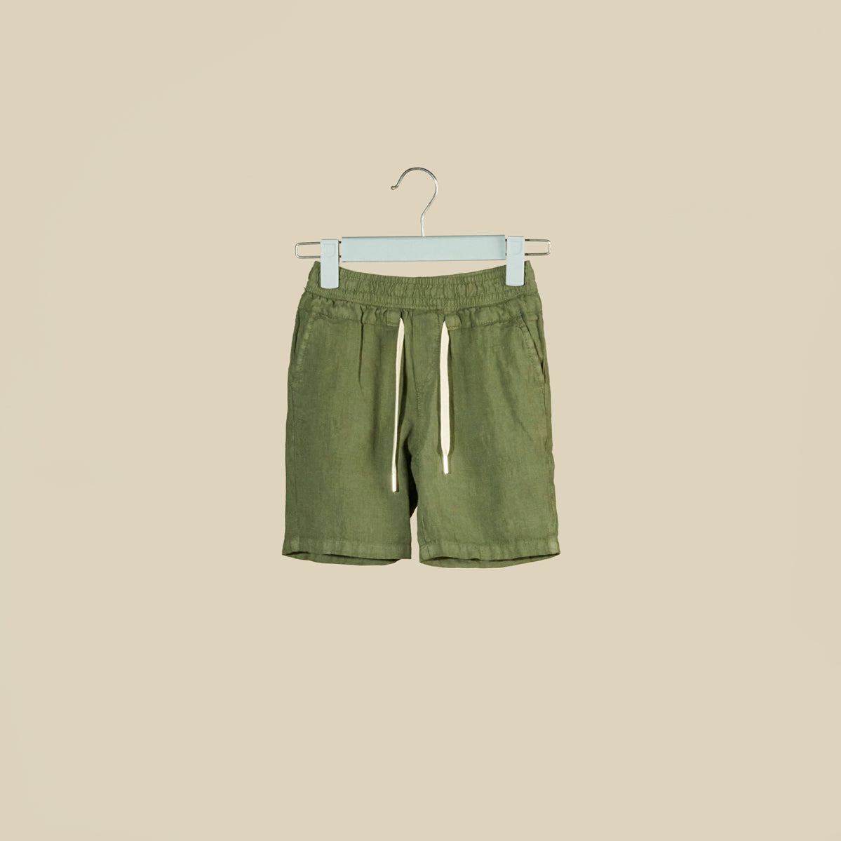 Shorts verde oliva in lino con elastico in vita
