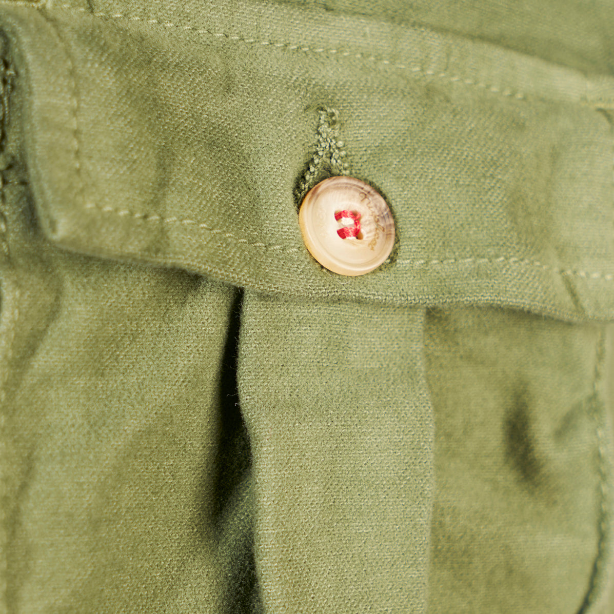 Pantalone in fustagno verde militare con tasconi