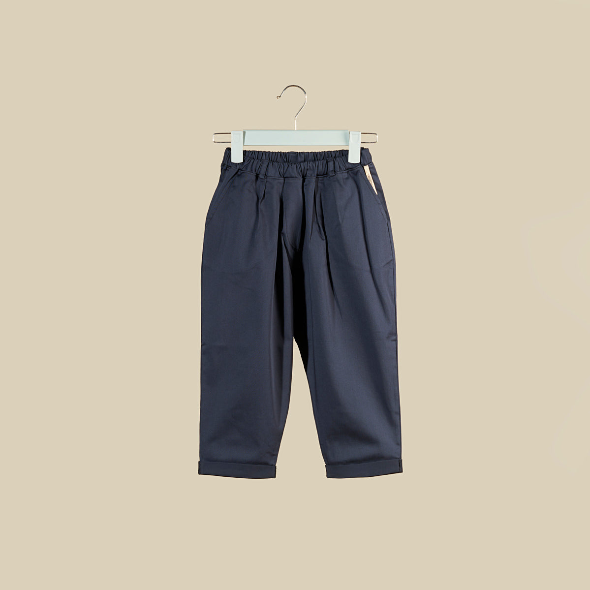 Pantalone blu baggy con pence