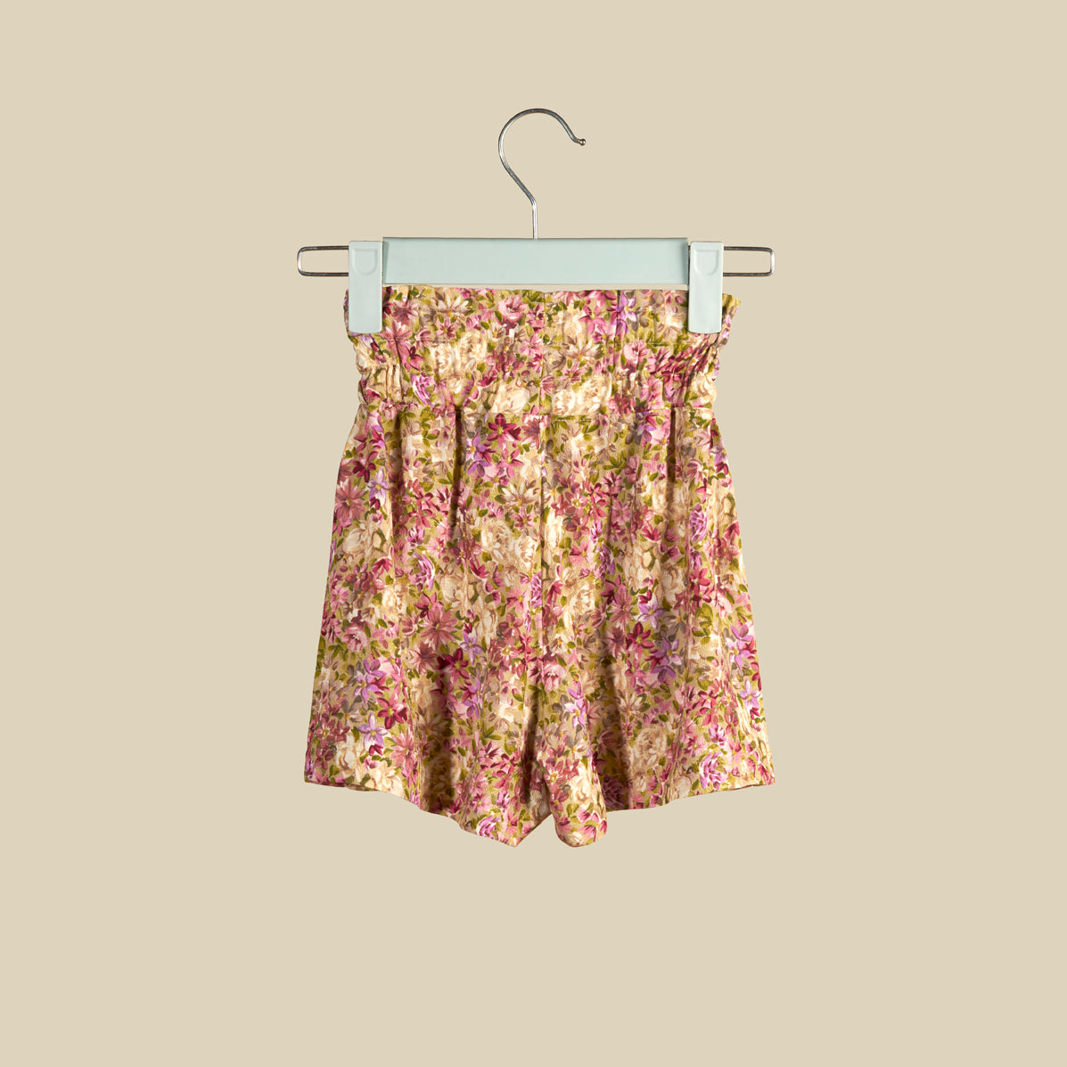 Shorts fiorellino con elastico in vita