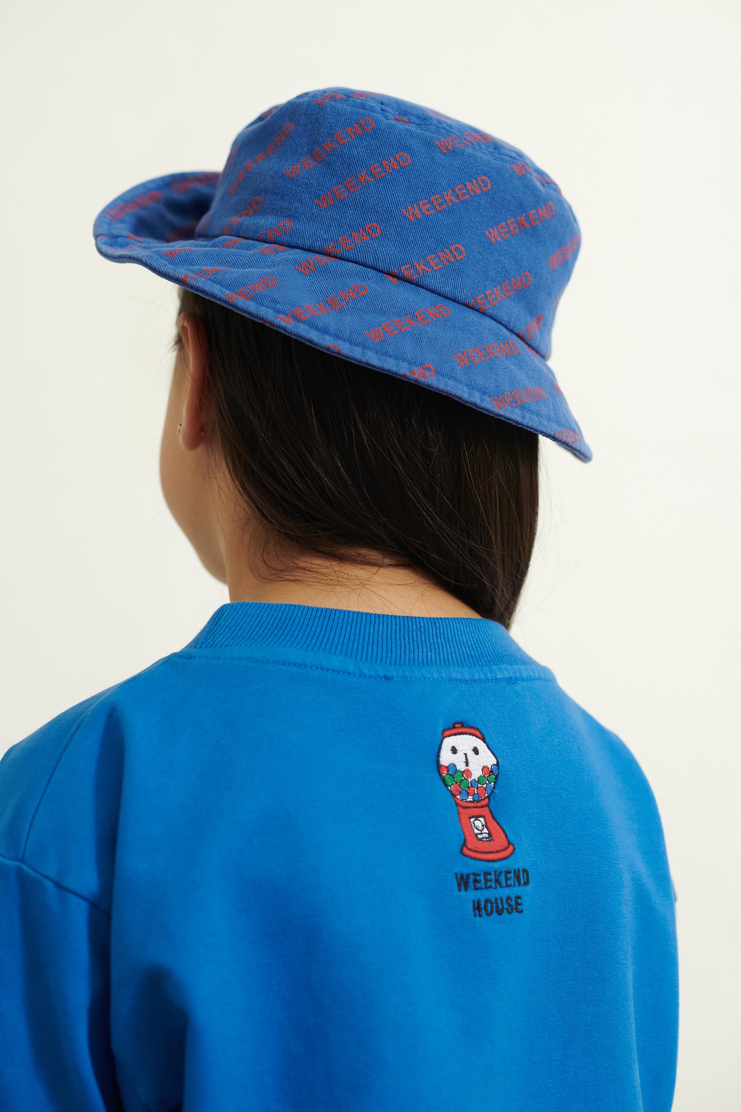 Felpa girocollo blu con cicche