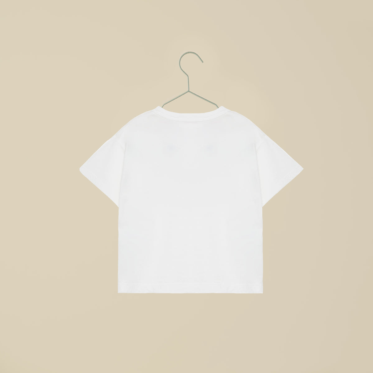 T-shirt bianca a maniche corte con scritta "Life is a playground"