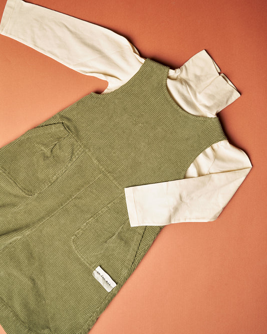 Tuta ampia smanicata in velluto verde