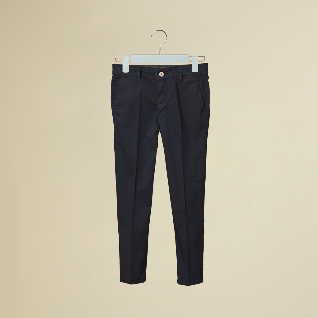 Pantalone blu lungo con tasche
