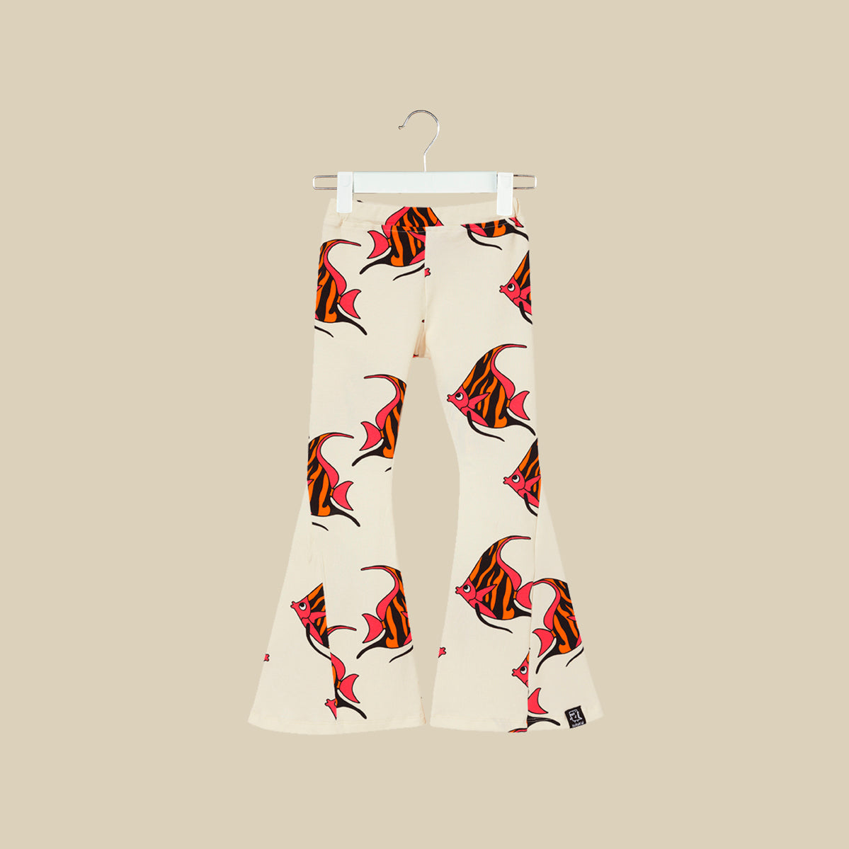 Pantalone a zampa beige con stampa pesci tropicali
