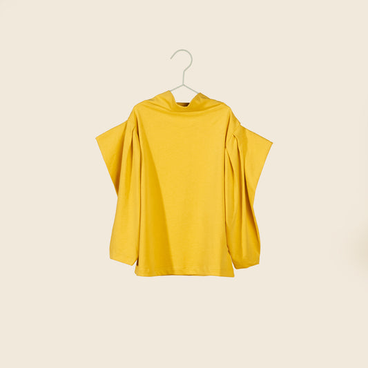 Maglia in jersey giallo sole con scollo a cratere