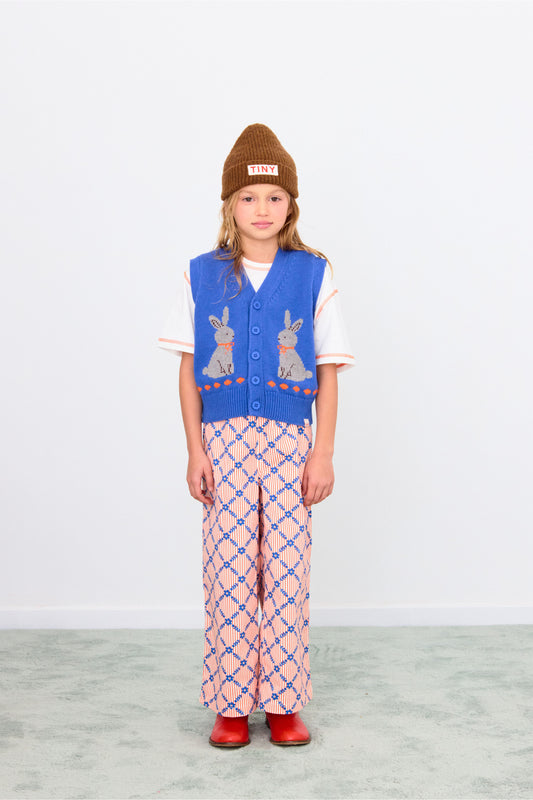 Gilet blu con conigli