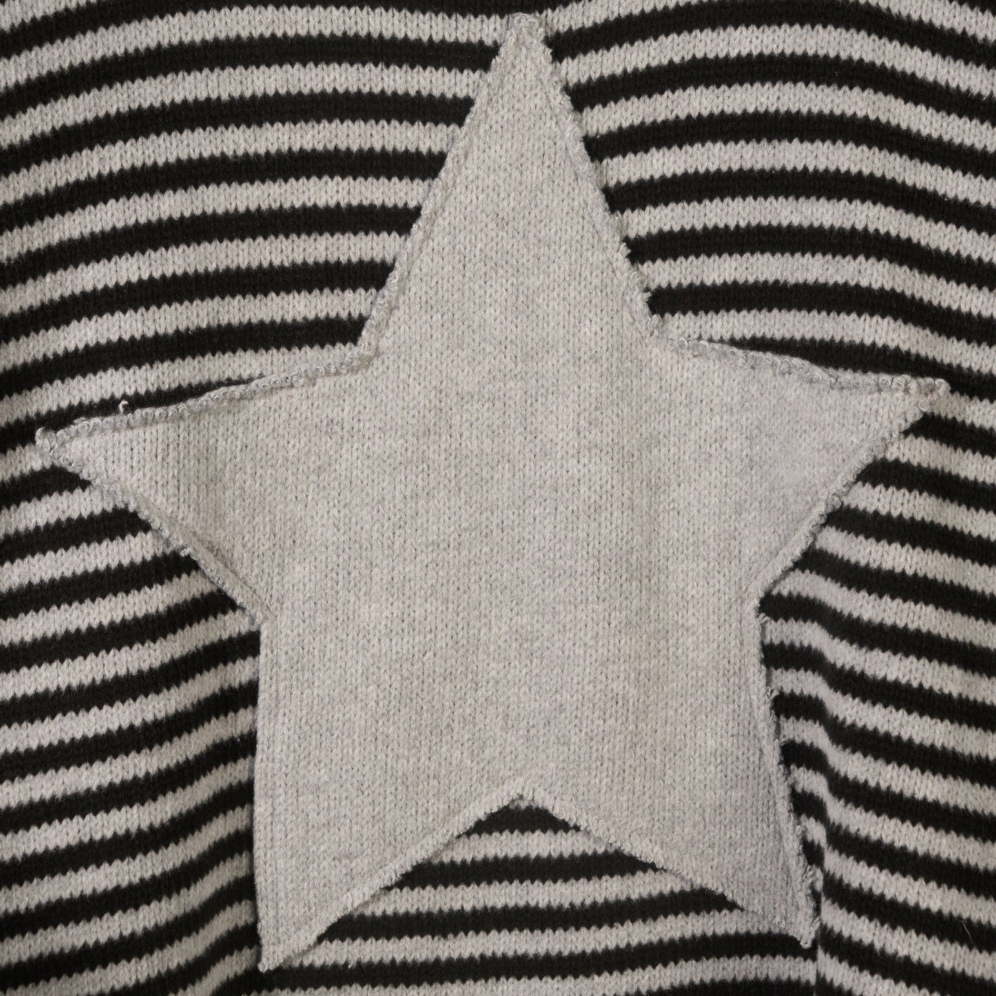 Maglione tricot a righe grigio-nero