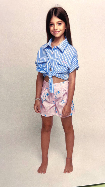 Camicia crop a righe azzurre e bianche