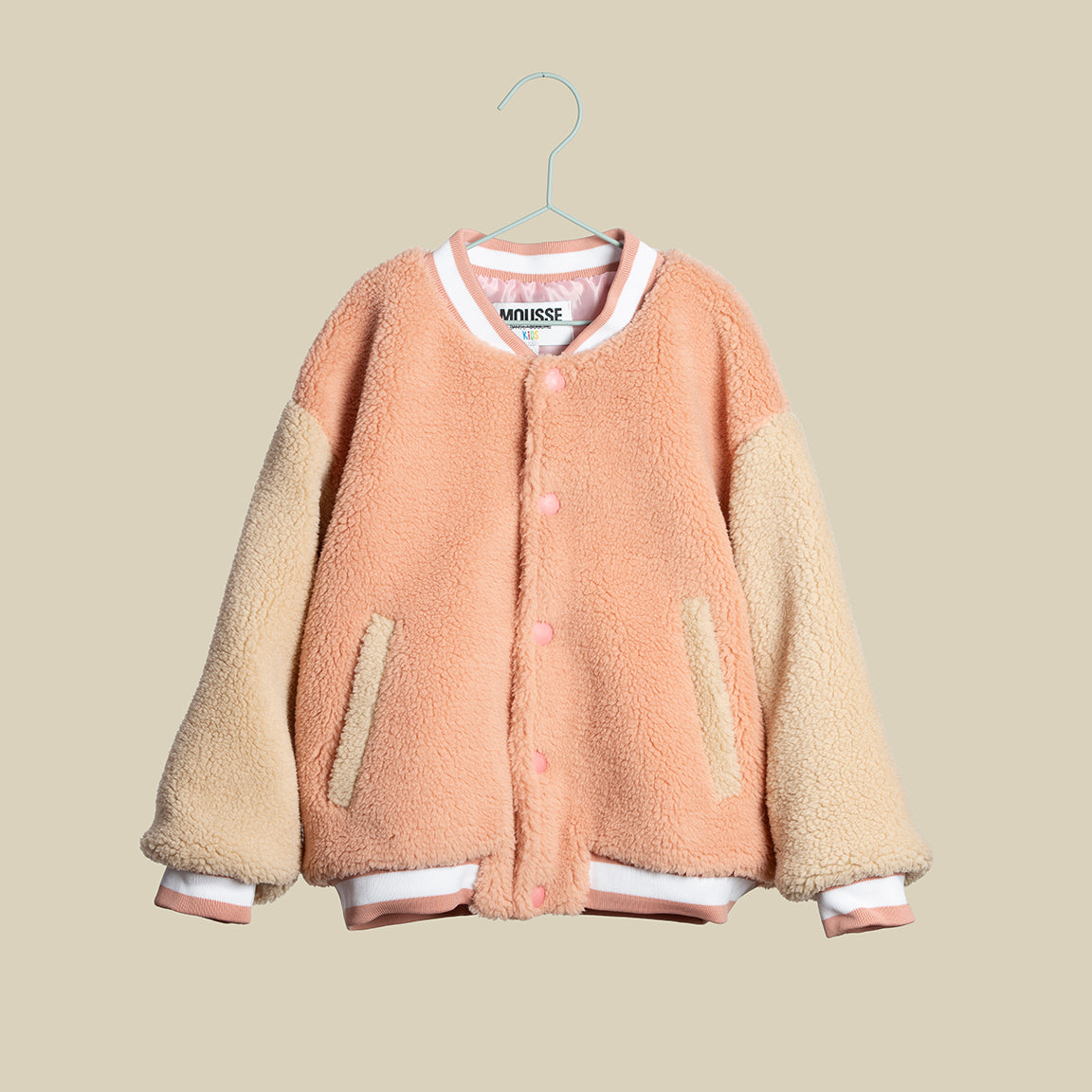Bomber effetto orsetto rosa con logo sul retro