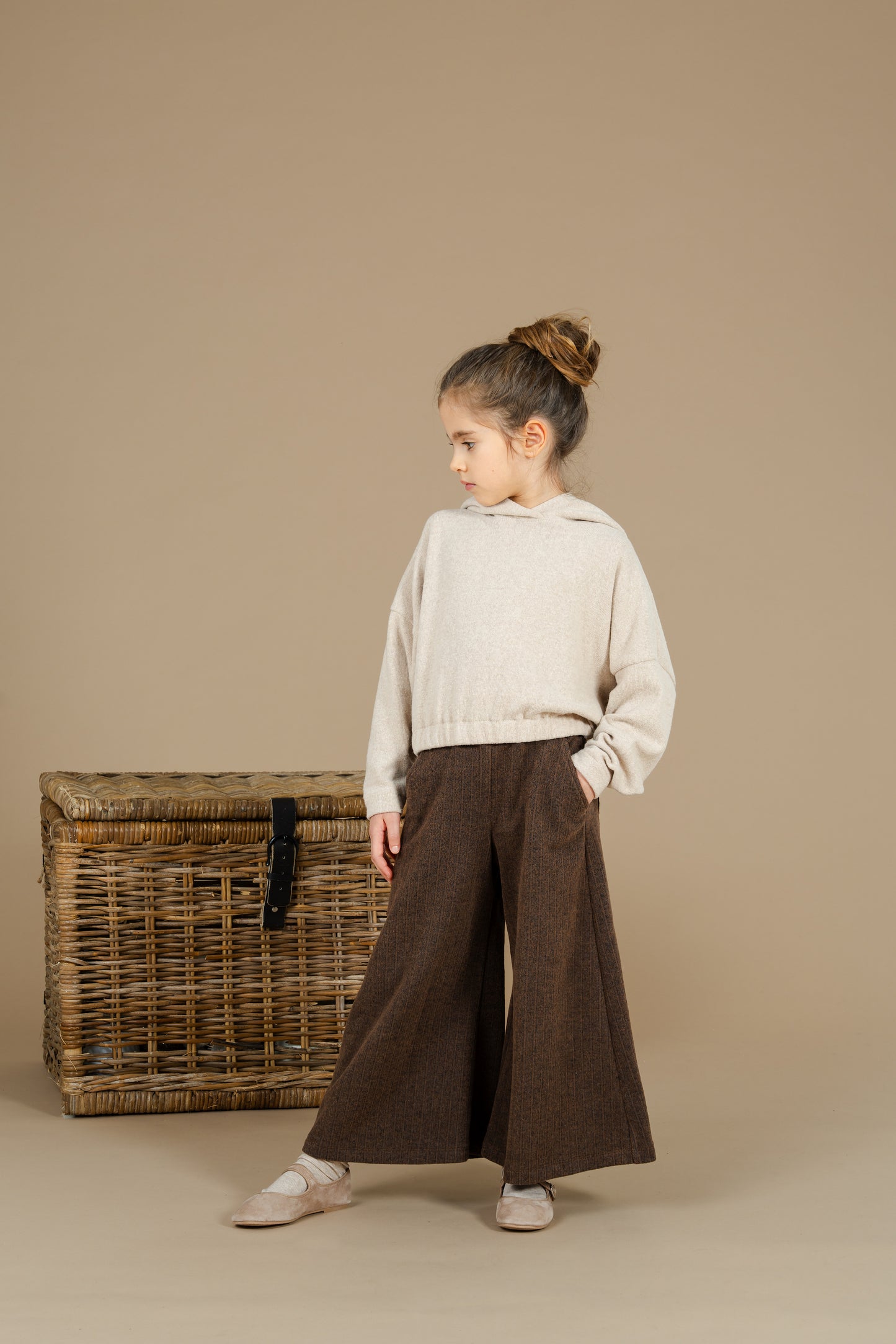 Pantalone gamba larga gessato caffè