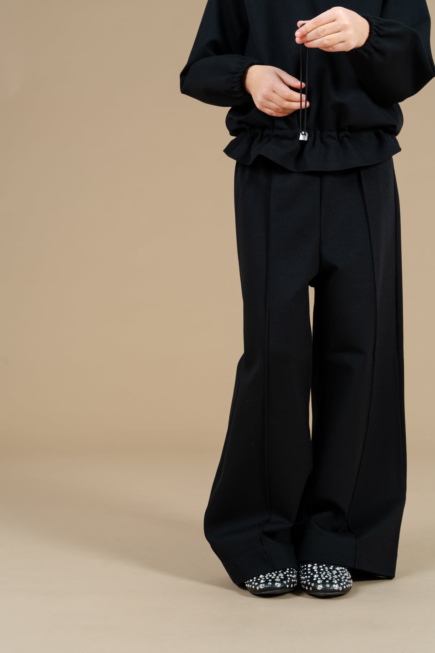 Felpa nera con coulisse