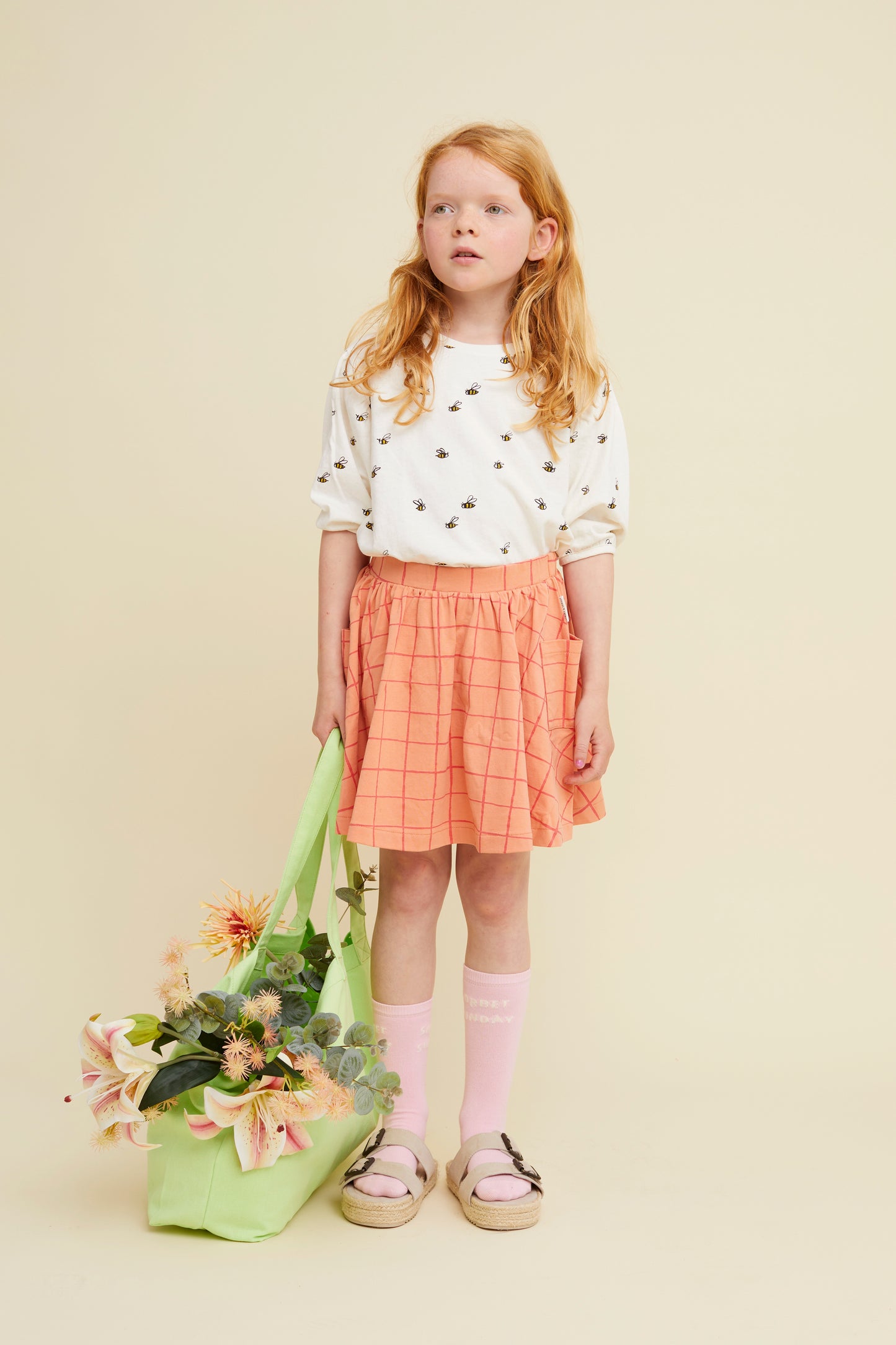 T-shirt bianca con apine