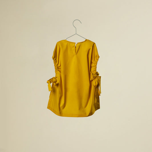 Top con manica arricciata