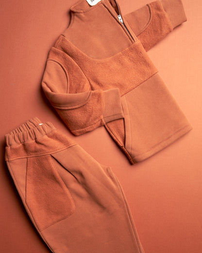 Pantalone ampio con tascone color coccio