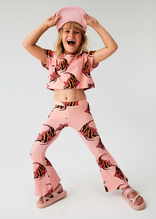 Top crop rosa mezze maniche con fantasia pesci tropicali