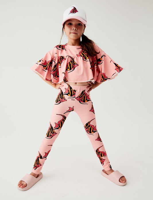 Top crop rosa con maniche a balze fantasia pesci tropicali